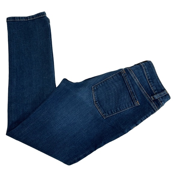 L.L. Bean High-Rise Classic Fit Straight Leg Women’s Jeans - Size: 2 Regular - Picture 12 of 17